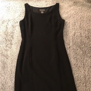 Women’s Black Banana Republic sheath dress